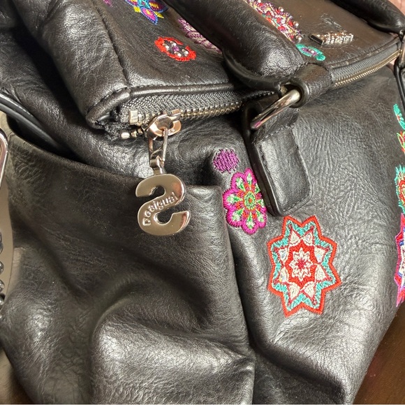 Desigual Black Bols Nanit Loverty Floral Embroidered Bag – Pre-Owned - Picture 7 of 16